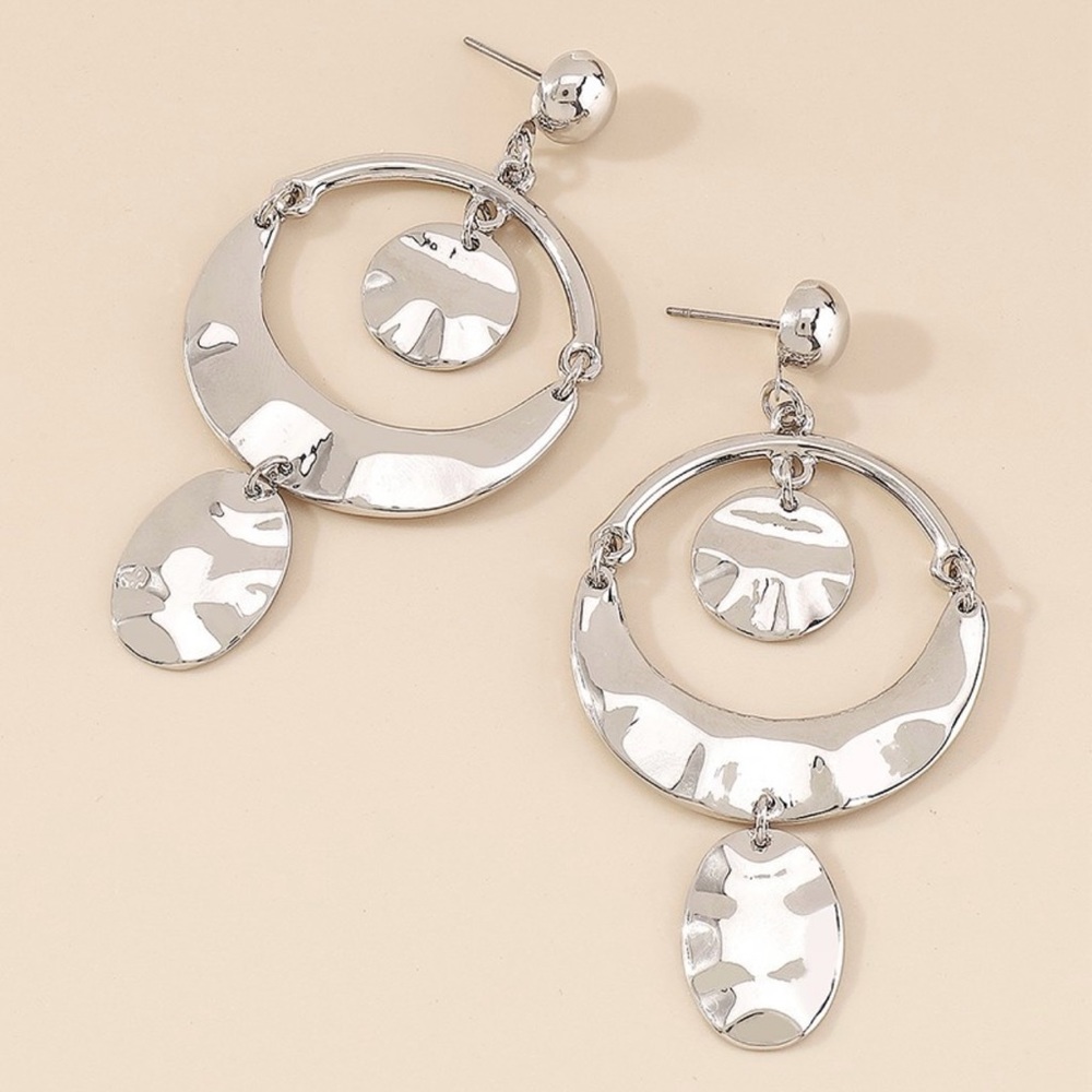 Chrome Detailed Pendent Earrings - Silver NWT